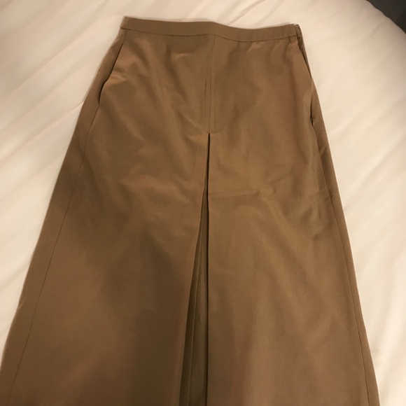 Banana Republic Tan Skirt size 4 - Picture 2 of 5